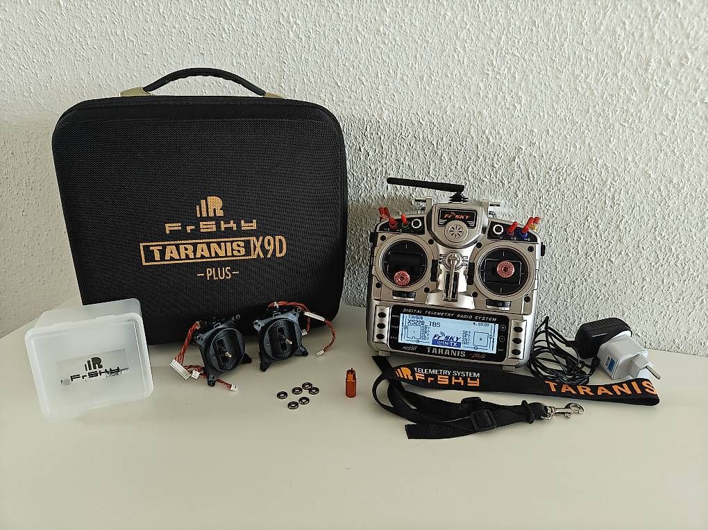 Telecomando: FrSky Taranis X9D+  Gimbals Hall Effect + Accessoires – Usato da Neuchâtel venduto da fif_md7s
