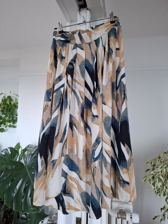 Jupe mi-longue imprimée taille L en excellent état 