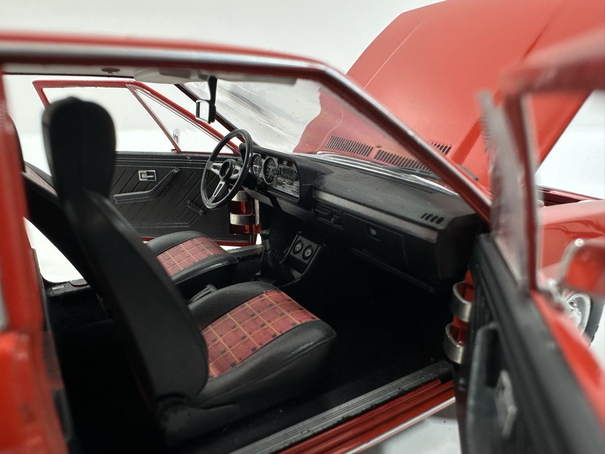 Revell Voitures modèles: Volkswagen VW Scirocco GTI 1:18, inkl. OVP, REVELL – Neuf (Voir description) à Zofingen par rf9_x2xt 6