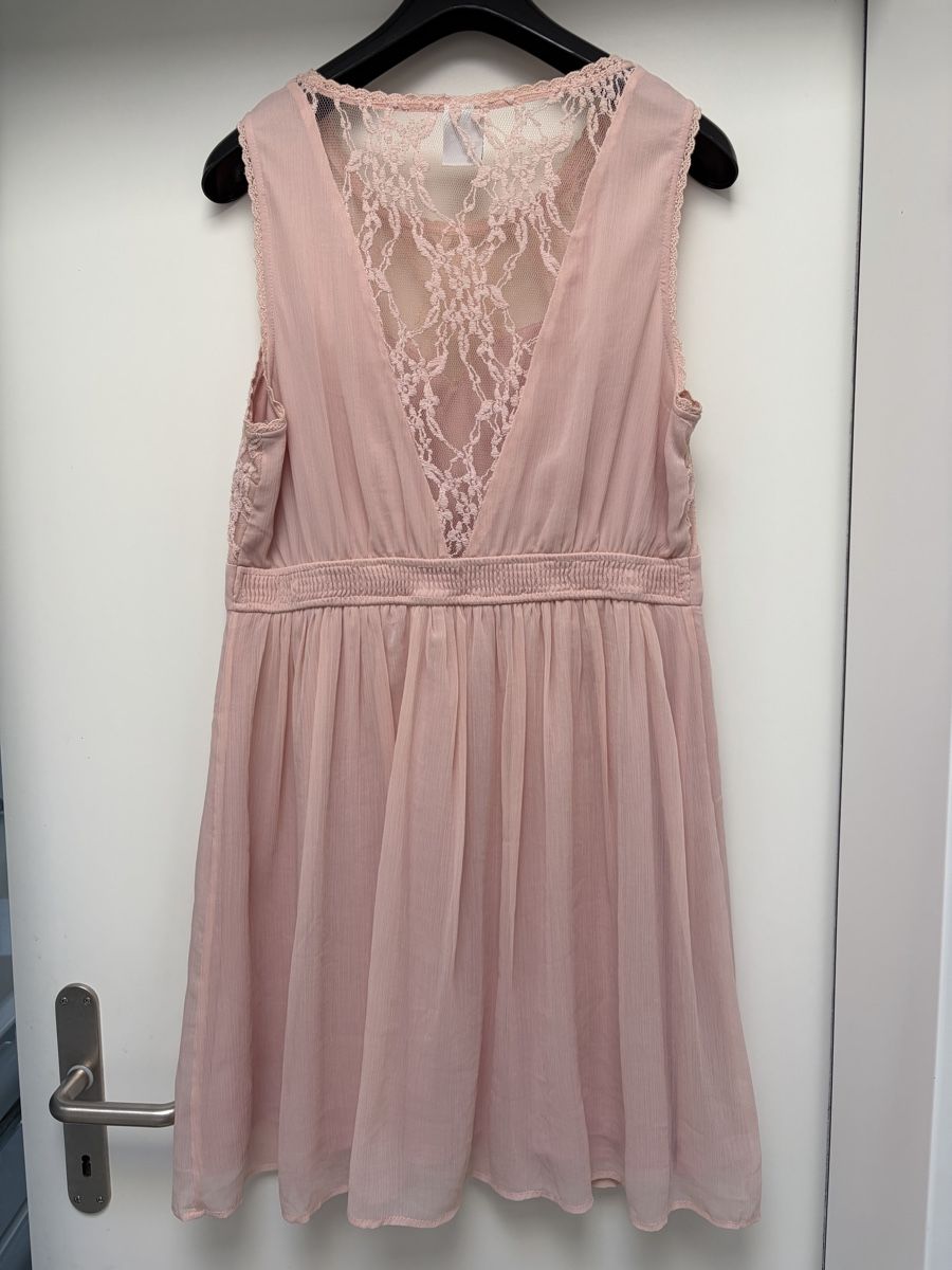 Vero Moda Vestiti: Kleid XL in hellrosa mit Spitze – Usato da Pfungen venduto da era_fnc2 1