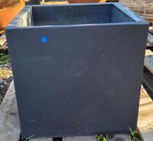 Grosser Kunststoff-Blumentopf Dark Grey