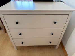 Billige Kommode mit 3 Schubladen, weiss aus Studentenzeit