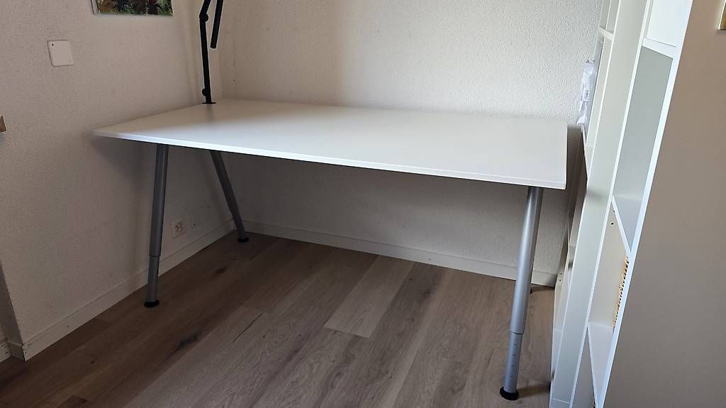 Ikea Scrivanie: Schreibtisch 160 x 80 cm – Usato da Rheinau venduto da Izcaragua 1