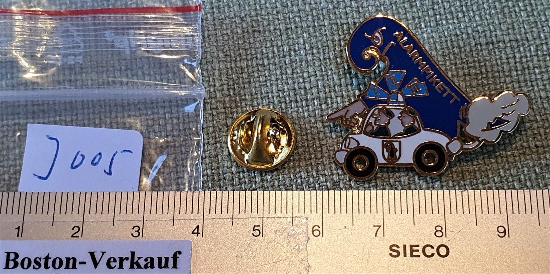 Placchette & Badge: J005 - Pin Basler Polizei Alarmpikett – Usato da Reinach BL venduto da Boston-Verkauf 1