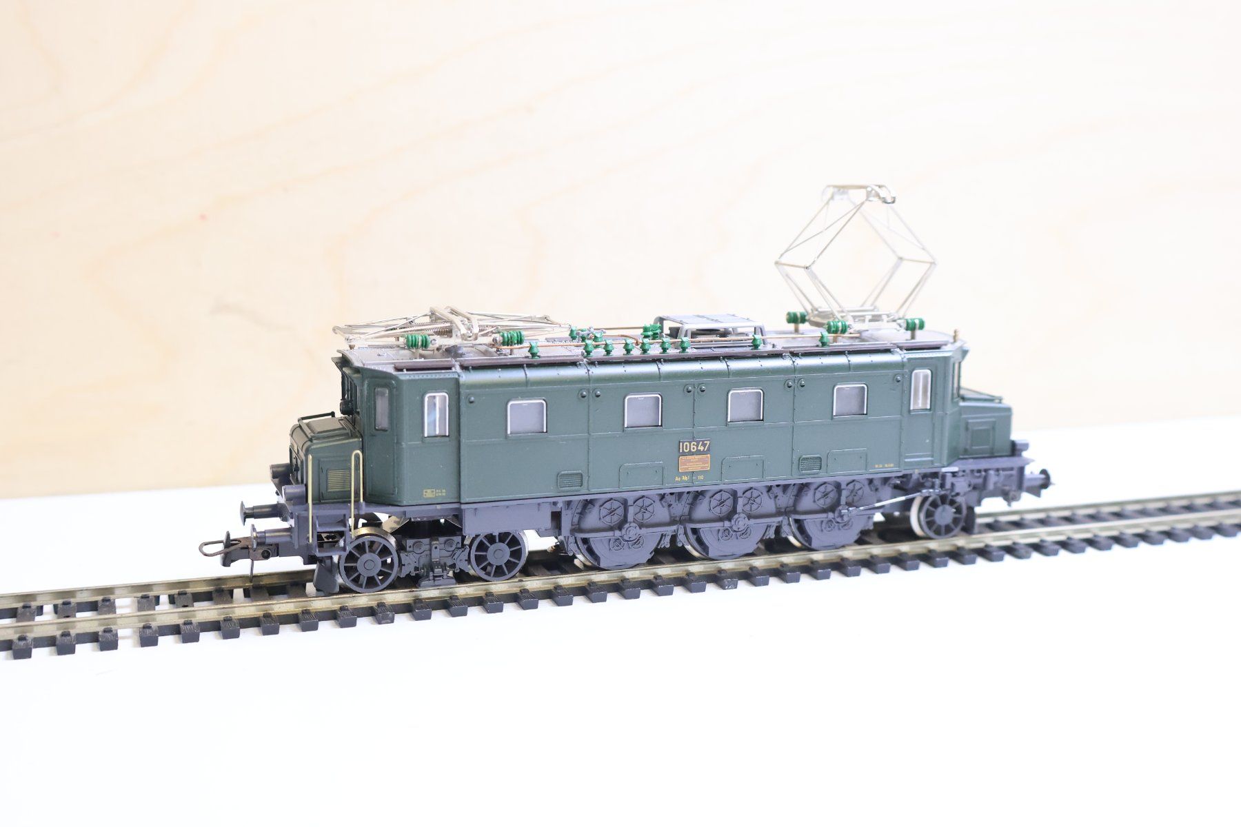 Fleischmann Modelleisenbahnen: Fleischmann SBB Ae 3/6 E-Lok H0 DC – Gebraucht aus Winterthur von Monstera 1