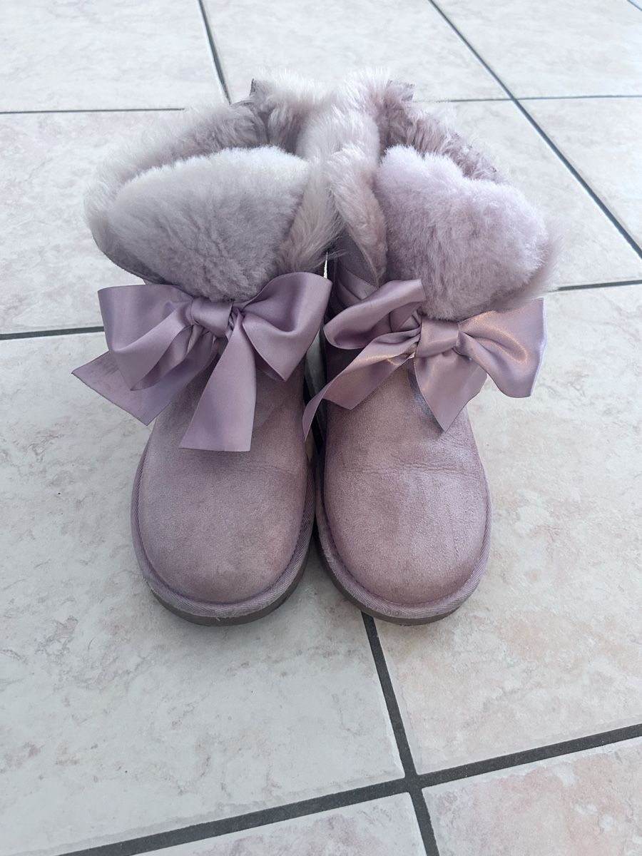Ugg Damenschuhe: Scarpe Ugg gr38 – Gebraucht aus Cugnasco von sd1520
