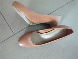 Tamaris Pumps, fabrikneu, Gr. 38