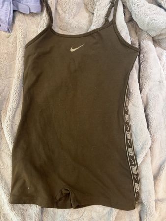 Nike Jumpsuit kurz braun Grösse M guter Zustand