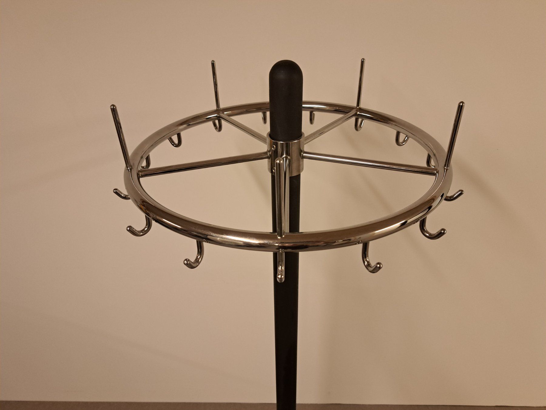 Guardaroba: Designer Garderobe Kleiderständer Eisen/ Chrom – Usato da Belp venduto da deal-now 2