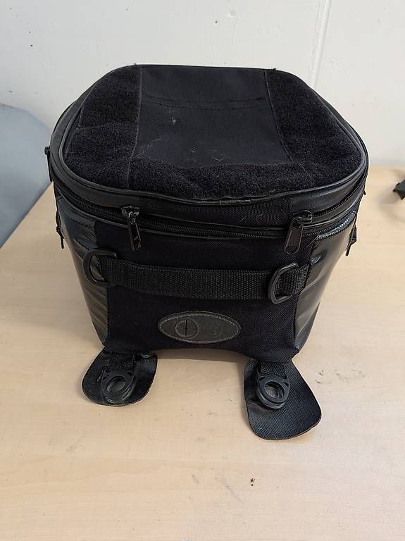 Zaini: Touratech Tankrucksack – Usato da Leissigen venduto da sam_b6yd 2