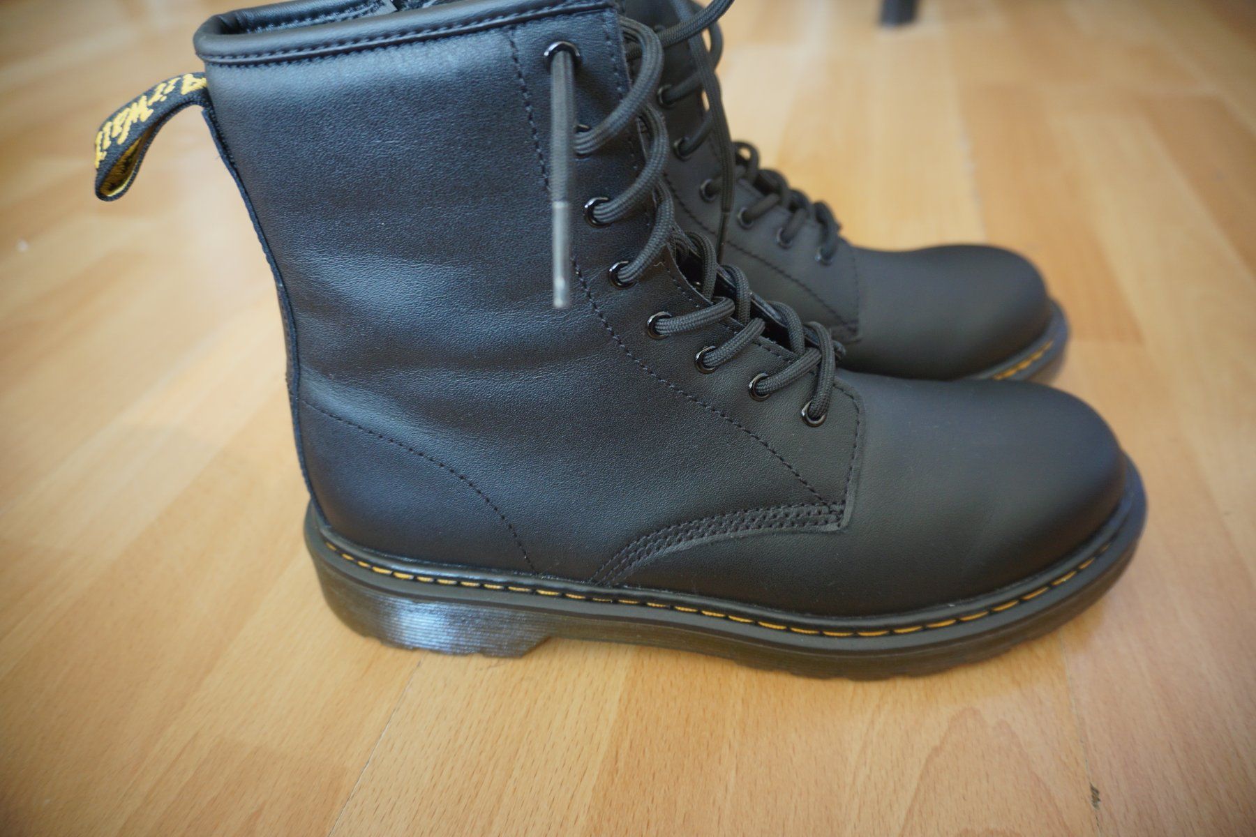 Dr. Martens Scarpe da uomo: Dr. Martens Stiefel Gr. 38, neuwertig – Nuovo (secondo la descrizione) da Zürich venduto da einalemjena 3