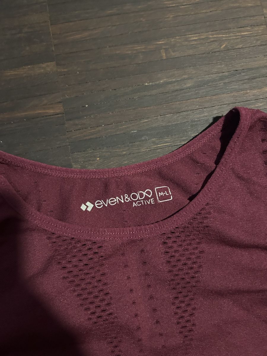 Top: Sport Top – Usato da Basel venduto da lenarrari 1