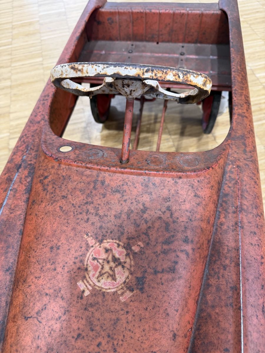 Spielzeuge: Pedal Car Vintage Fire Chief – Gebraucht aus Ecuvillens von mcw_lx9j 4