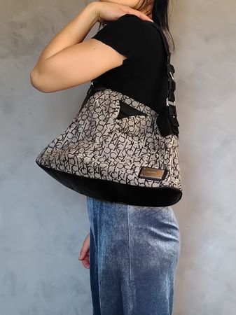 Sac hobo Calvin Klein monogram