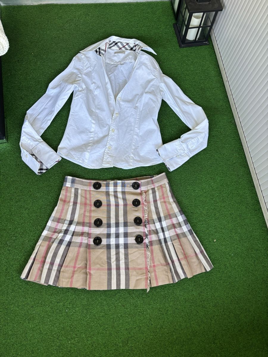 Burberry Lots de vêtements: BURBERRY Bluse mit Rock Gr.S – D'occasion à Zug par Biki72