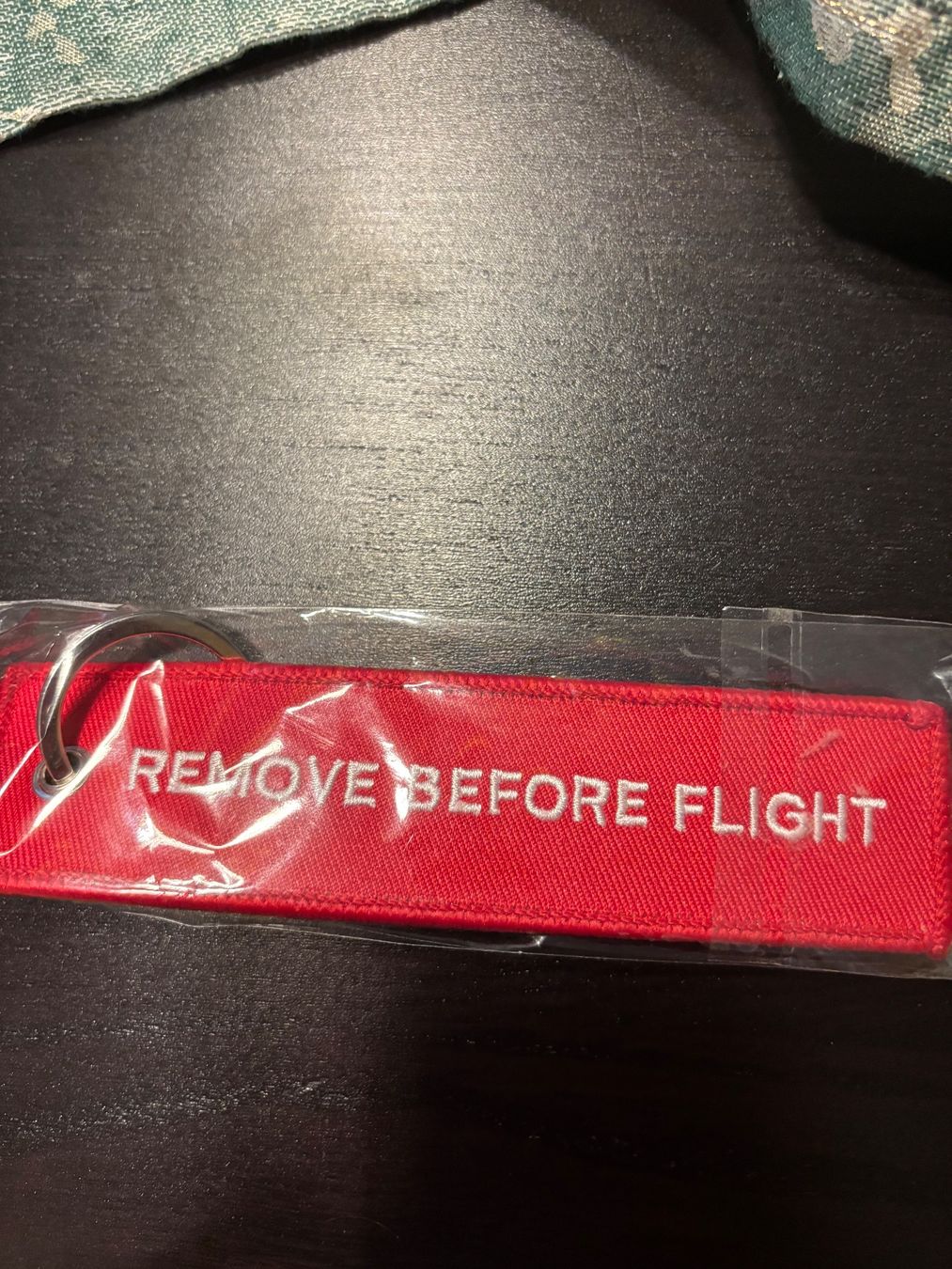 Porte-clés: AMAC Aerospace REMOVE BEFORE FLIGHT – Neuf avec emballage d'origine à Reinach BL par joa_r9s8 1