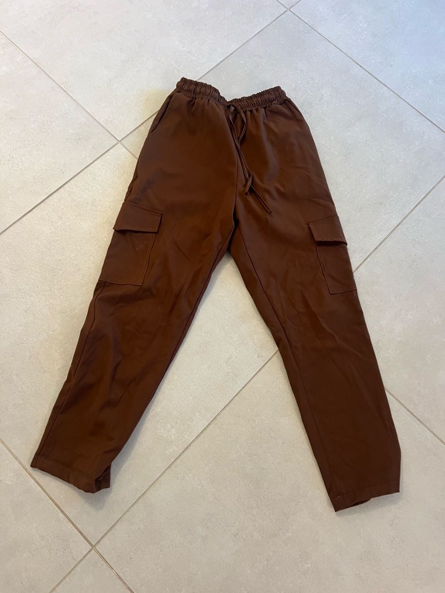 Pantaloni: Braune Stoffhose mit Taschen – Usato da Schönenberg ZH venduto da Bosh