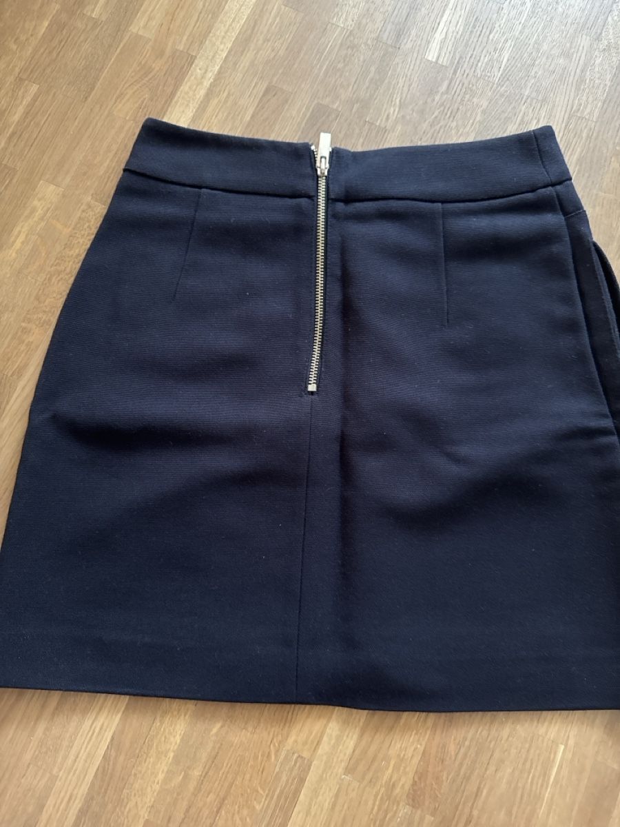 H&M Jupes: Rock H&M dunkelblau Groesse XS – D'occasion à Mels par ann_v2x9 2