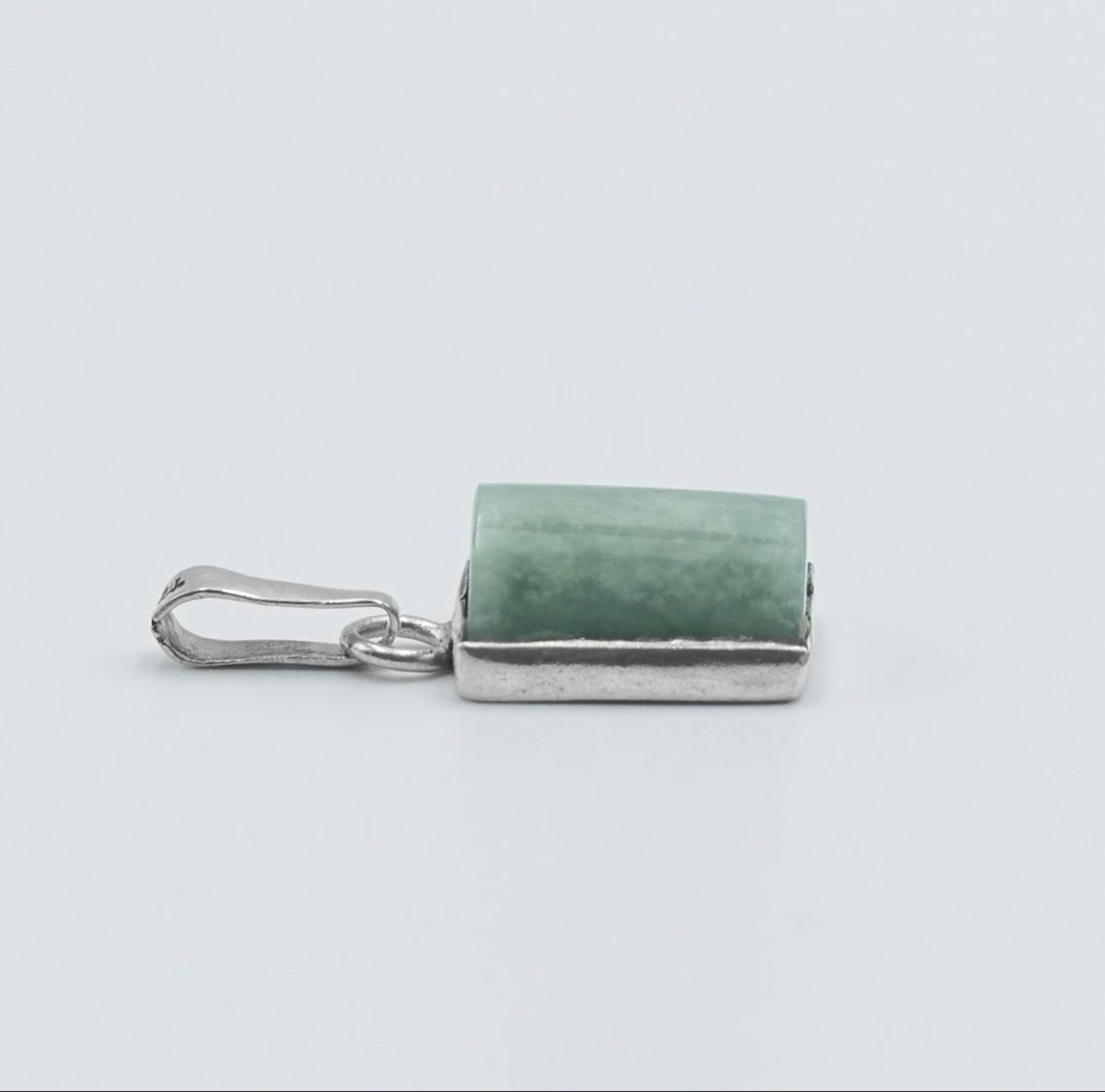 Ciondoli: Rechteckiger Anhänger aus Jade – Nuovo e nell'imballaggio originale da Ruggell venduto da JadeShop 2