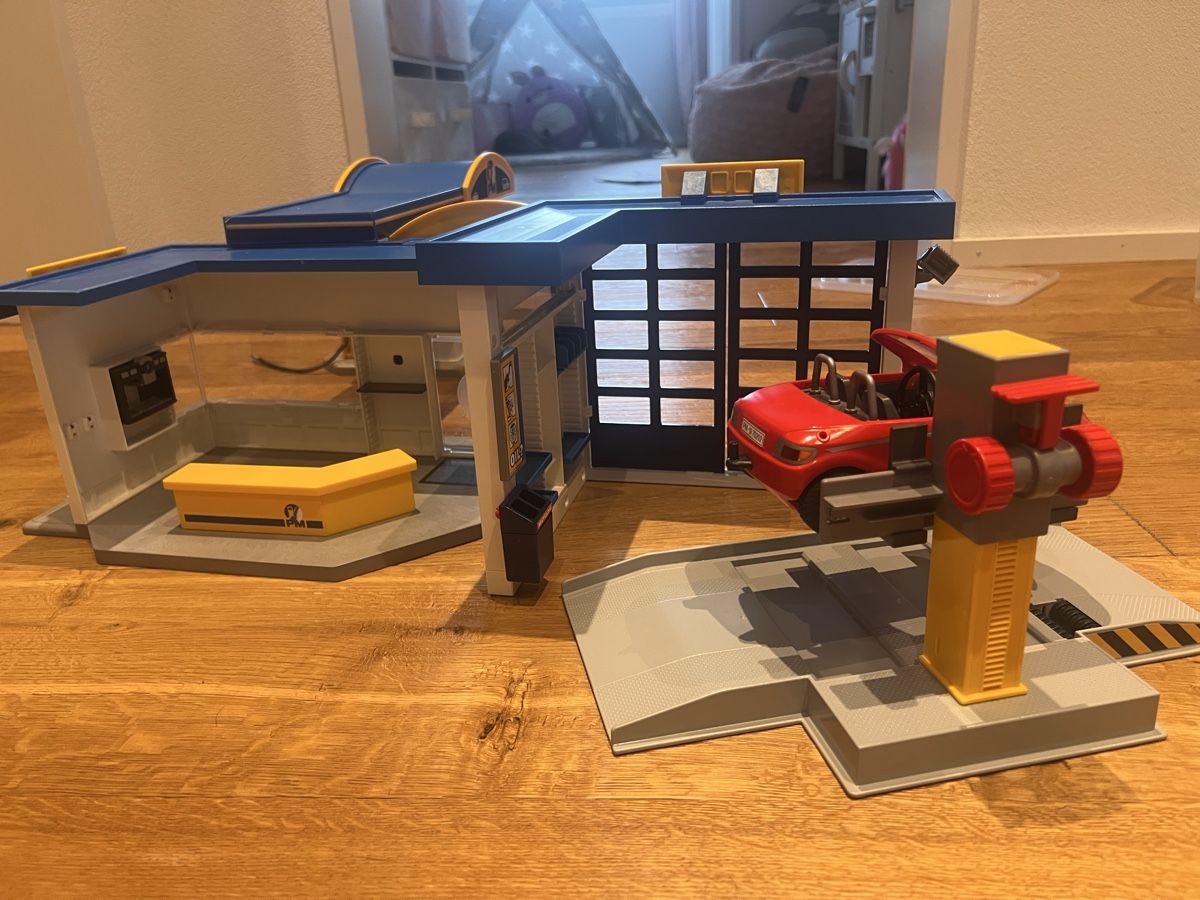 Playmobil Giocattoli: Playmobil Garage – Usato da Baar venduto da kuettelf 2