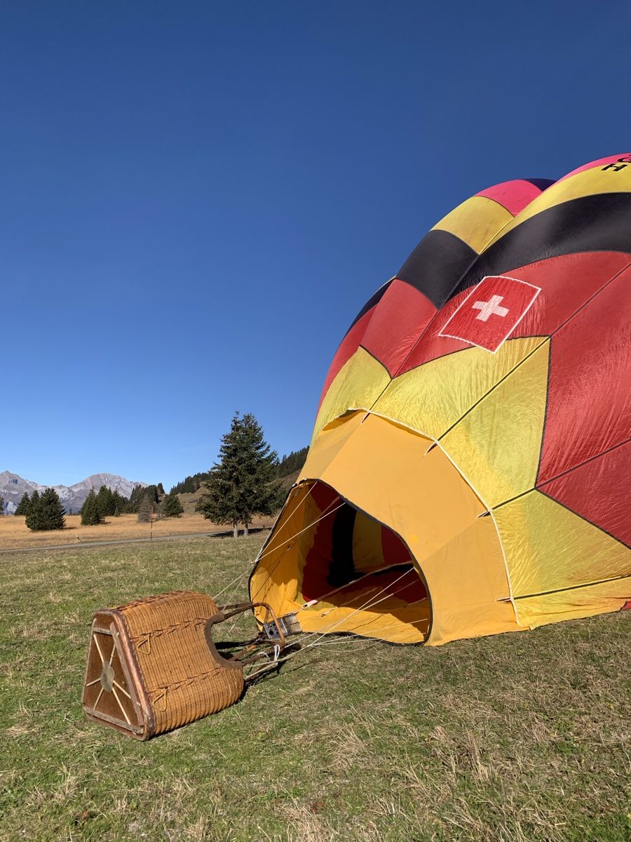 Sport dell'aria & Aquiloni: Ballon complete with basket and burner, needs maintenance – Usato da Lenzerheide/Lai venduto da Lycoming-O 4