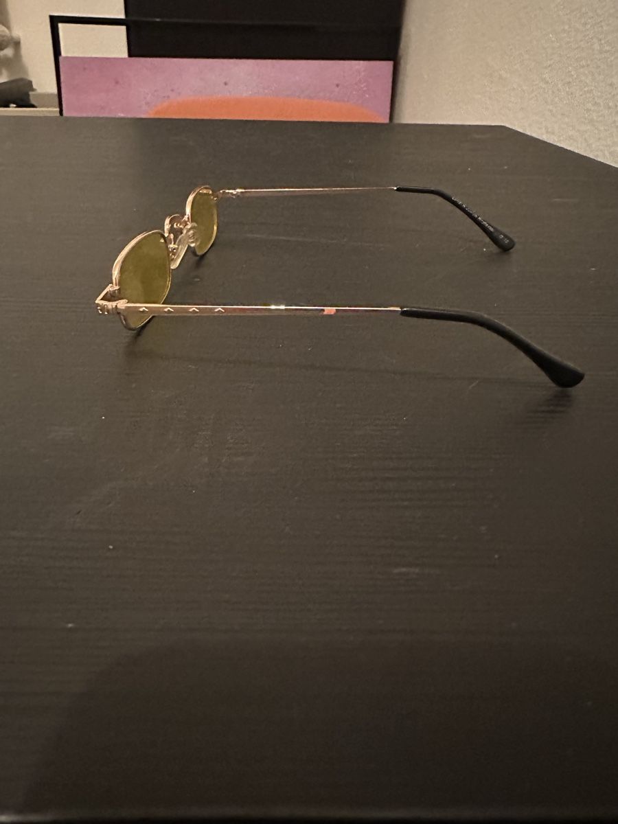 Occhiali & Lenti: Lunettes de soleil – Usato da Lausanne venduto da Tipouze 2