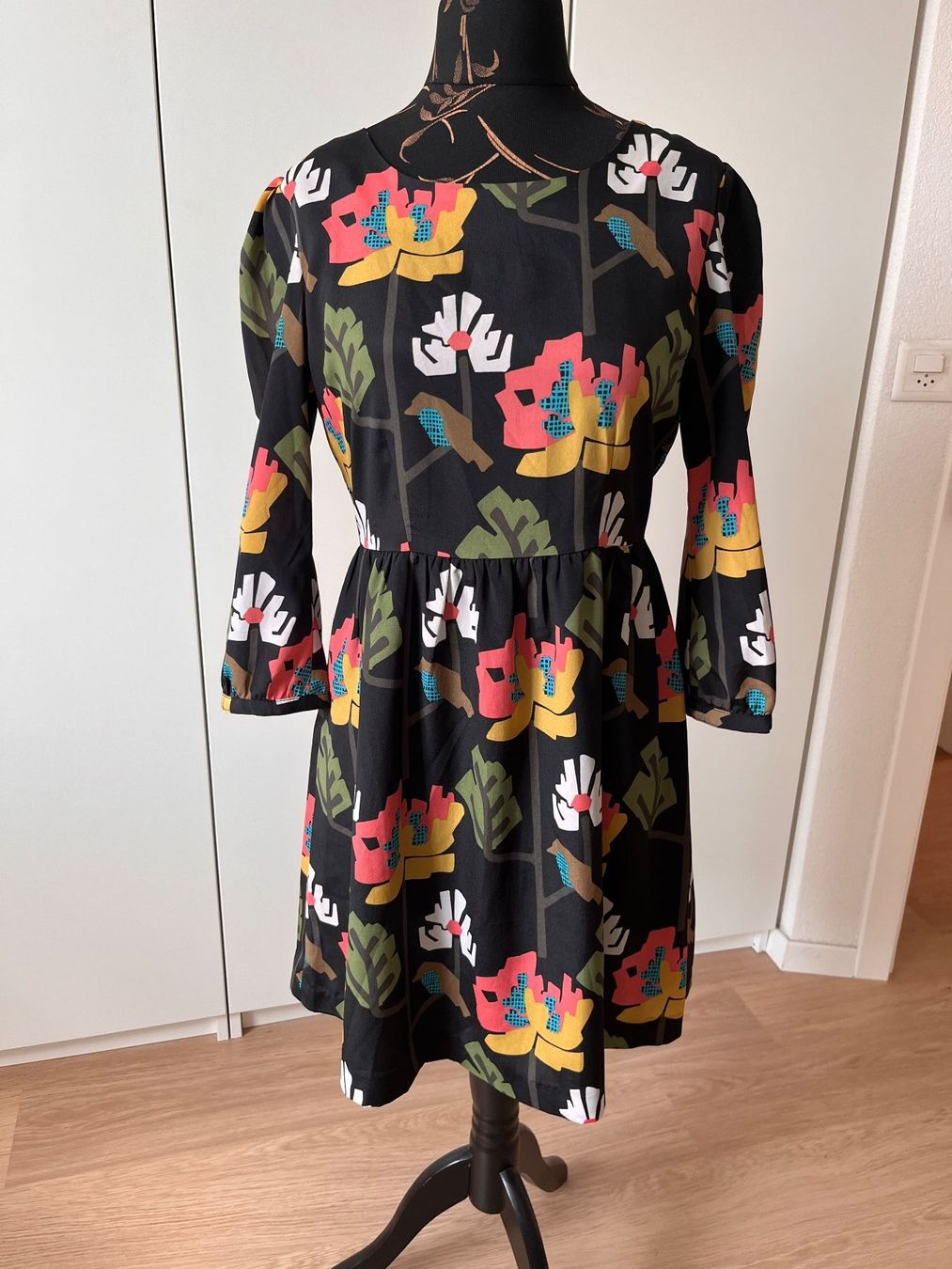Vestiti: Fossil Kleid mit Blumenmuster Grösse M neuwertig – Usato da Frenkendorf venduto da klourenco