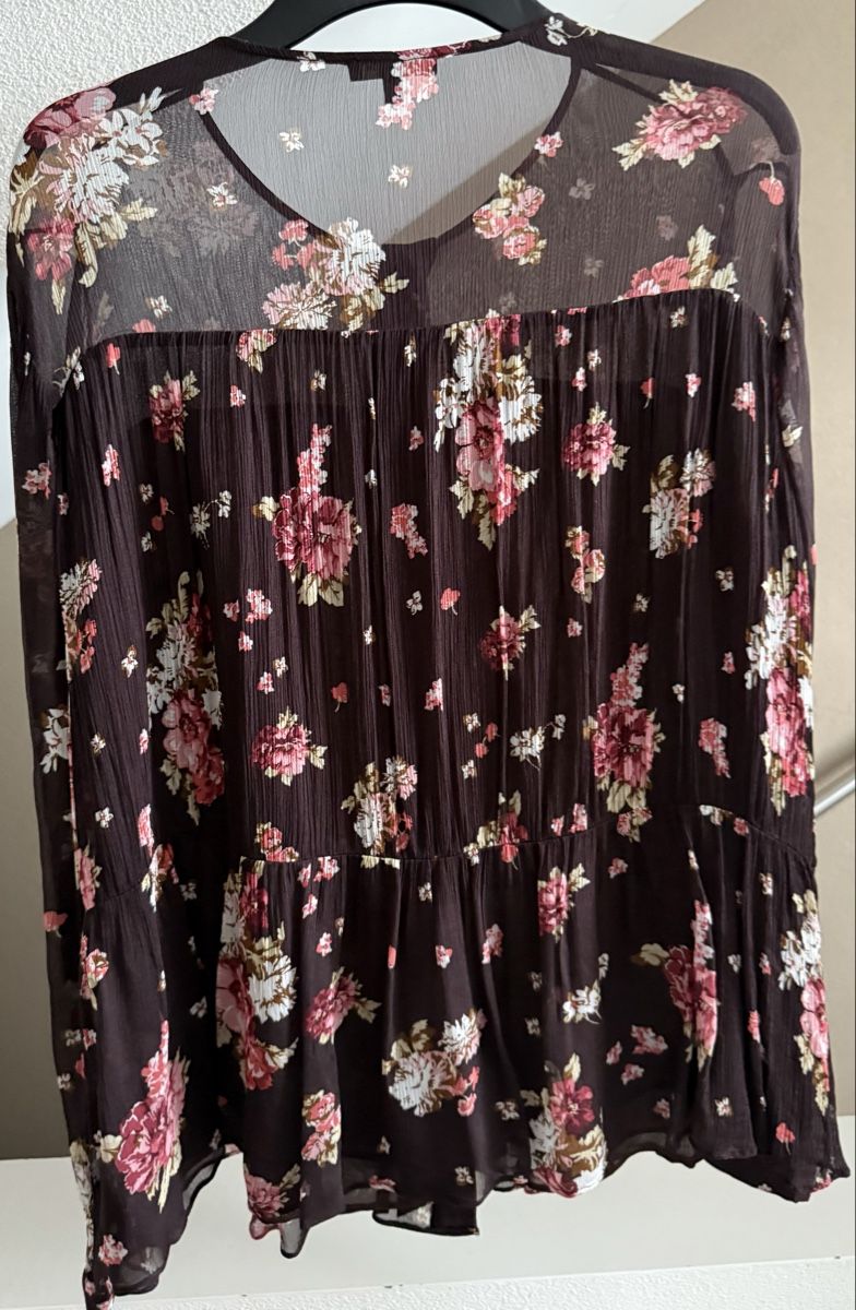 Massimo Dutti Blusen: Massimo Dutti Bluse, Grösse 44, Blumenmuster, Top Zustand – Gebraucht aus Islikon von Julies_wardrobe 2
