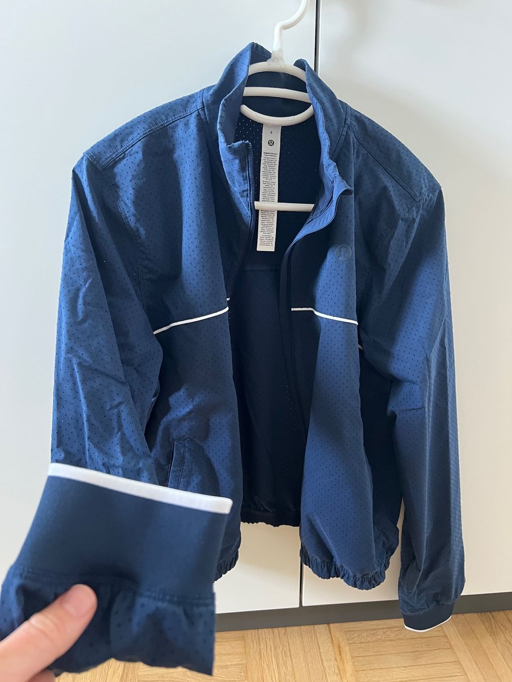 Lululemon Giacche: Lululemon Sommerjacke dunkelblau, Grösse 8 – Nuovo (secondo la descrizione) da Bern venduto da Sunshine.016 3