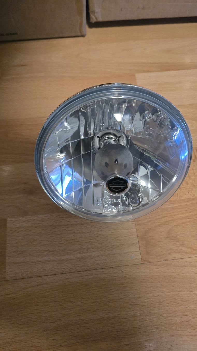Harley-Davidson Tutti i ricambio per moto: Harley Davidson Breakout Headlight Chrome Reflector Used – Usato da Basel venduto da Royal_Entertainment