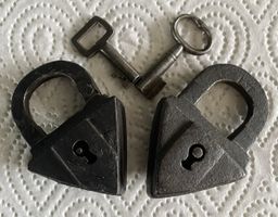 Antike Vorhängeschlösser