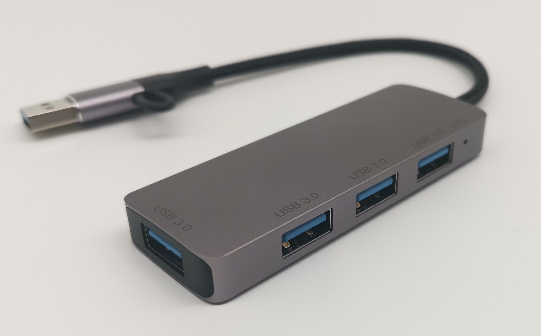 Hubs & Switches: USB-A & USB-C auf USB-3.0 / 4 Port Hub – Neu (gemäss Beschreibung) aus Niederglatt ZH von K1r7 4