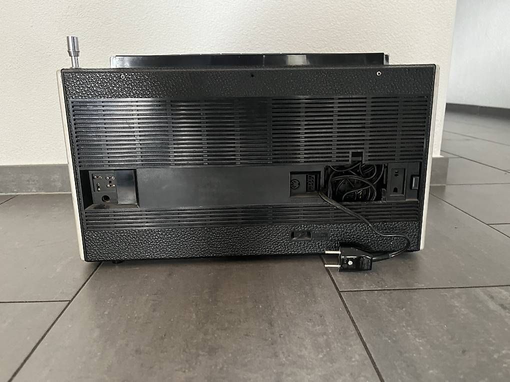 Radio: Grundig Satellit 2000 Defekt – Difettoso da Wichtrach venduto da Honduras 1