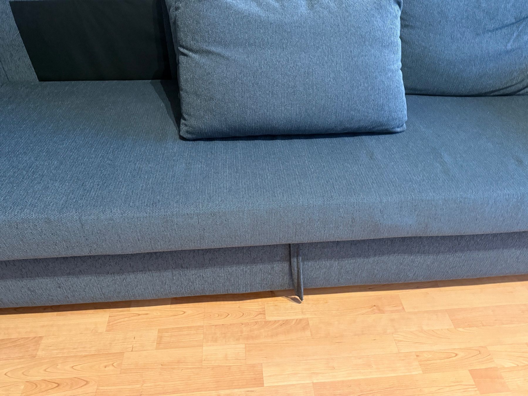 Ikea Divani: IKEA 3-er Schlafcouch mit Aufbewahrungslade grau – Usato da Schlieren venduto da nowaya 1