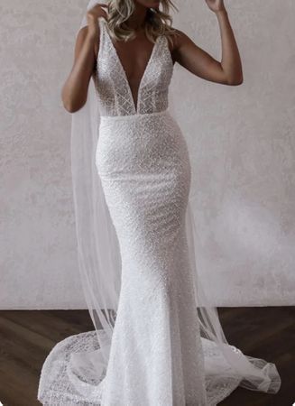 Brautkleid Meerjungfrau mit Perlen bestickt weiss Zustand ne
