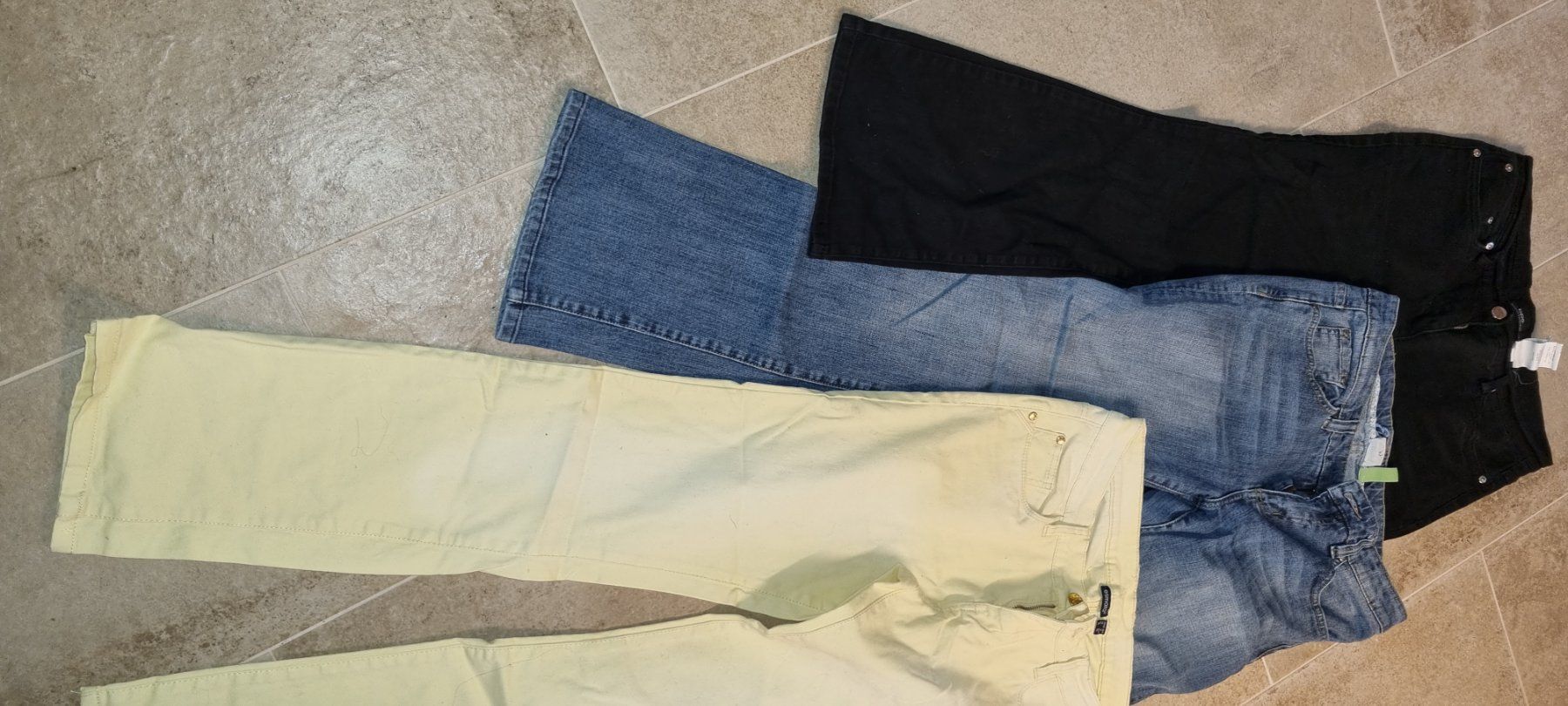 Jeans: 3 paar Hosen gr. 42 – Usato da Grossdietwil venduto da GNOM313