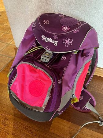 Ergobag mit leuchtenden Rück- & Seitenzusatz