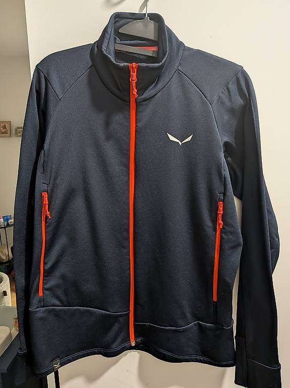 Salewa Jacken: Salewa – Gebraucht aus Basel von fla_7flq