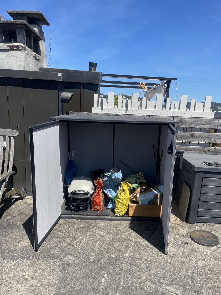 Box contenitori: Gartenschrank Kunststoff – Usato da Luzern venduto da Klabourettli 1