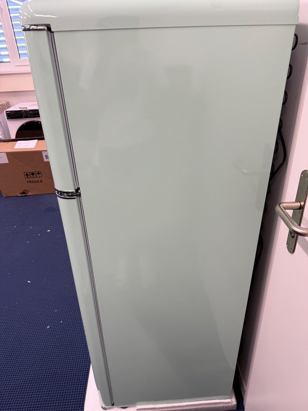 Frigoriferi: KS3777-4 GR Kühlschrank – Nuovo (secondo la descrizione) da Wängi venduto da SPCSHOP 3