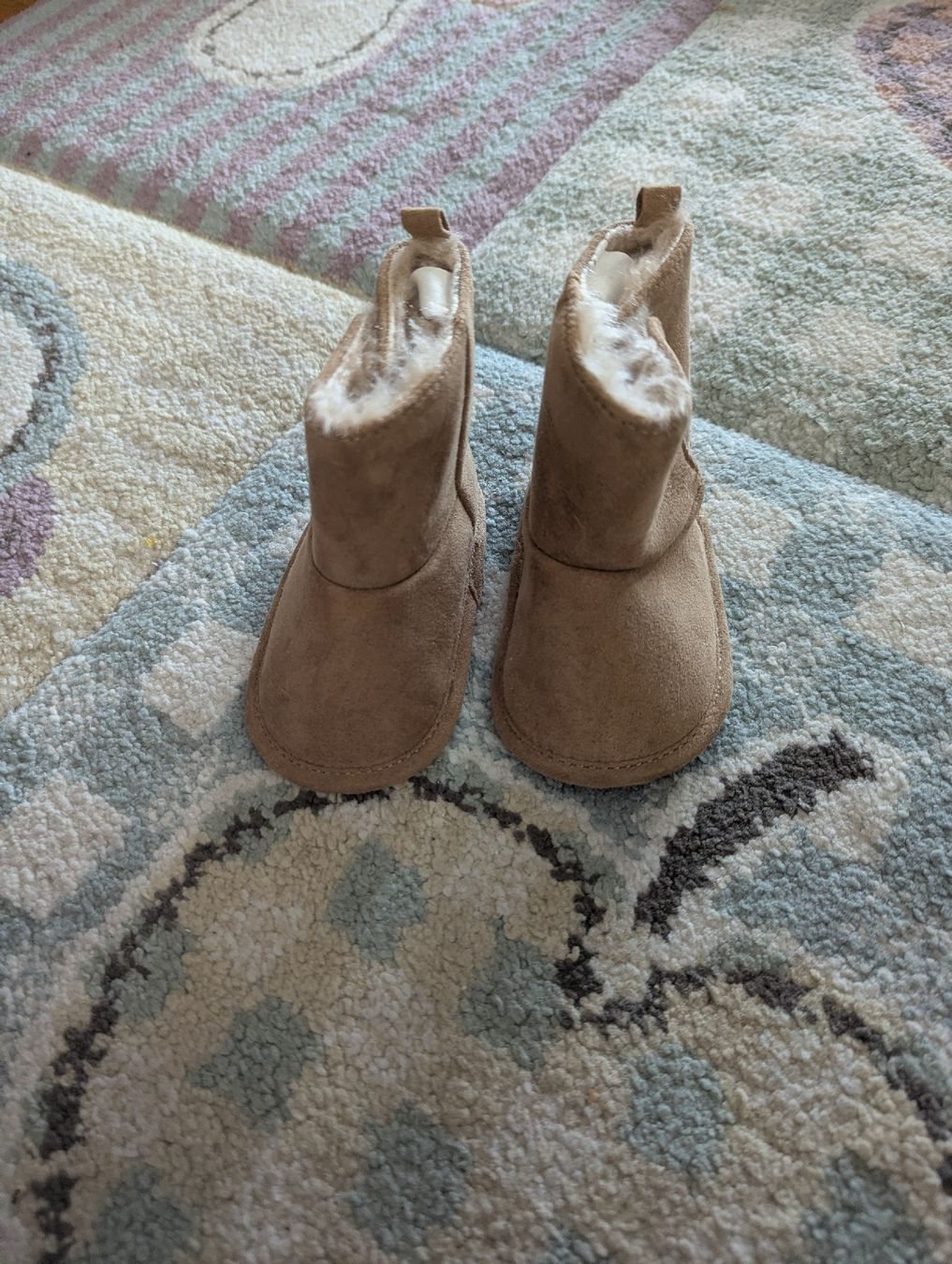 Schuhe für Jungen: Babyschuhe in Grösse 19-20  – Gebraucht aus Wallisellen von ann_w7zv
