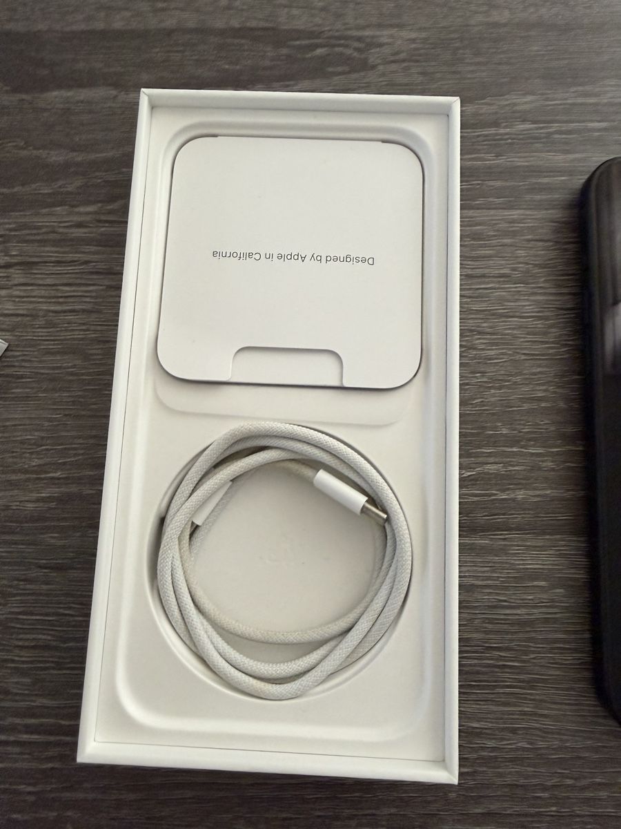 Apple Handys / Smartphones: Apple iPhone 15 Pro Max  sehr gutem Zustand – Gebraucht aus Hünenberg von Franjavi70 3
