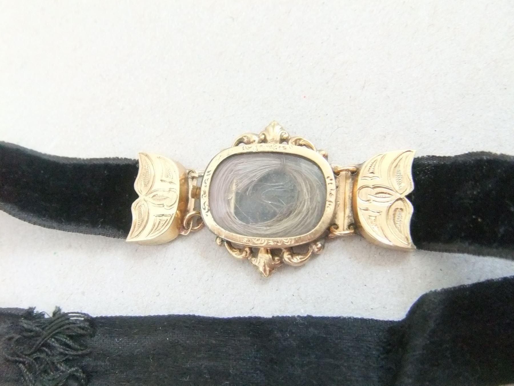 Ketten: Antikes Halsband mit Haarlocke – Gebraucht aus Esslingen von eintagammeer 7