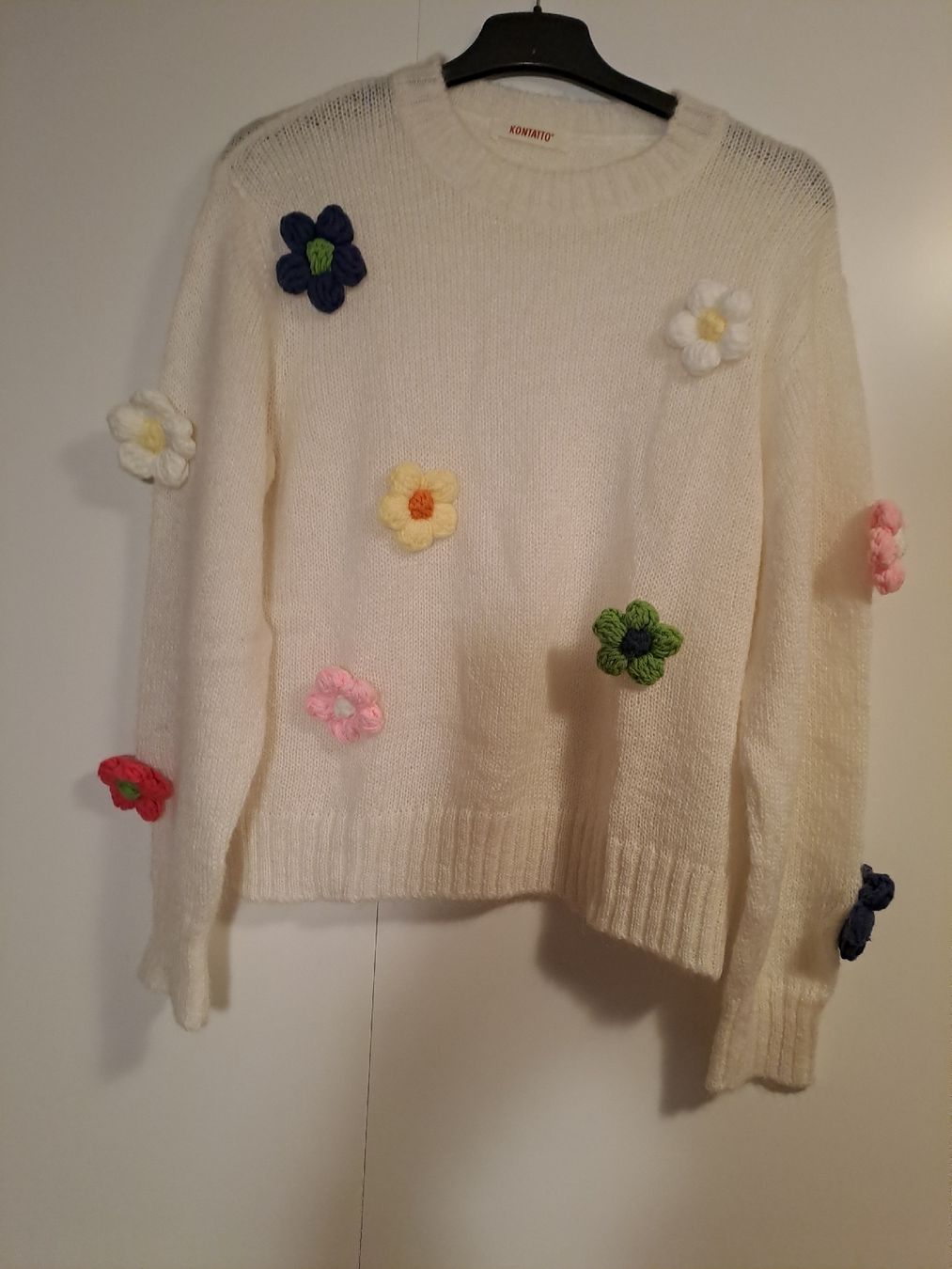 Maglioni & Felpe: Kuscheliger Pullover weiss mit Blumen Gr. S – Usato da Zürich venduto da jun_vh8f