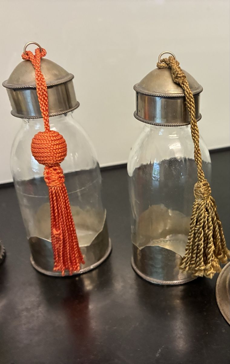 Flacons: Dekorative Glasfläschchen – Gebraucht aus Gränichen von SabineZ01 1