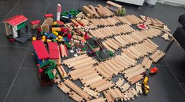 225 Teile / Riesenlot Holzeisenbahn /Brio + Zubehör