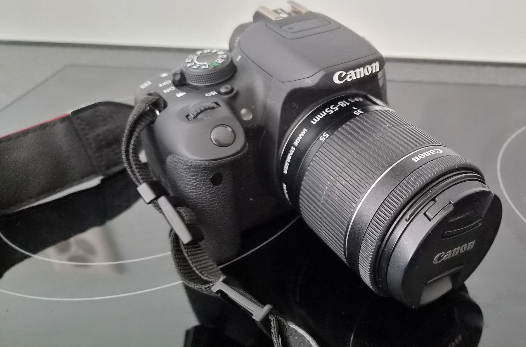 Canon Kamera: Canon EOS 700D Kamera, Tasche, Zubehör, +Weitwinkelobjektiv – Gebraucht aus Männedorf von CWE 5