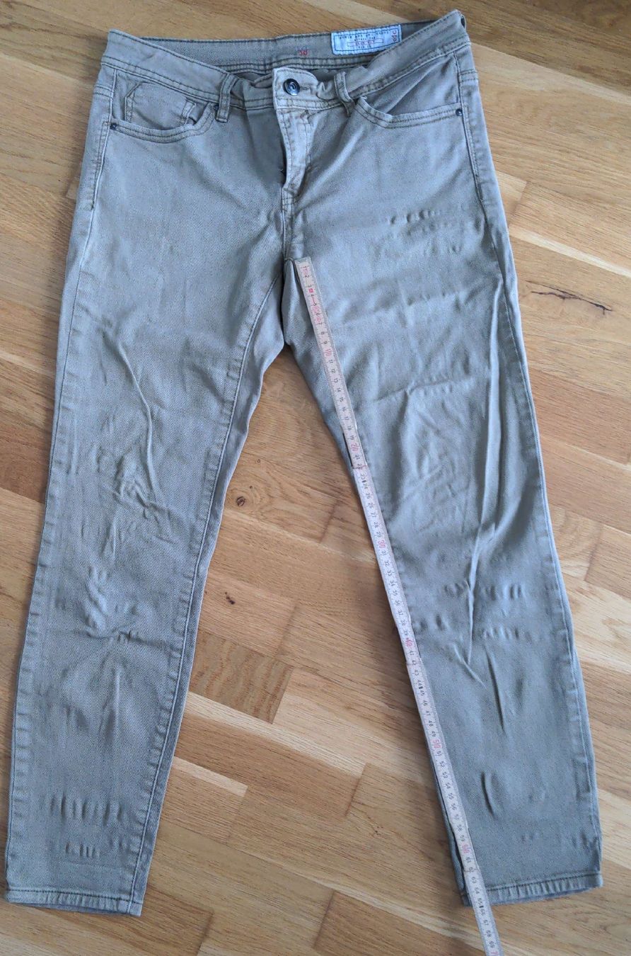 Esprit Jeans: Beige 7/8 Hose ESPRIT Gr. 38 – Gebraucht aus Sutz von Rawypp