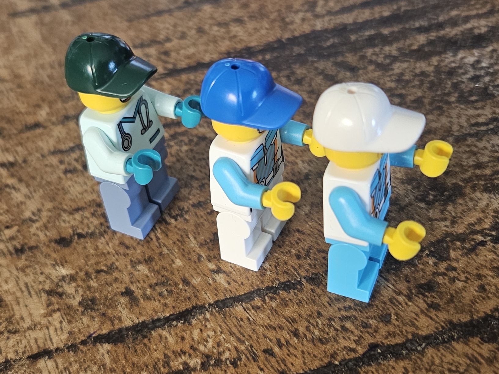 Lego Kit di costruzioni: lego lot de 3 figurines  – Usato da Confignon venduto da Ecrofigs 3