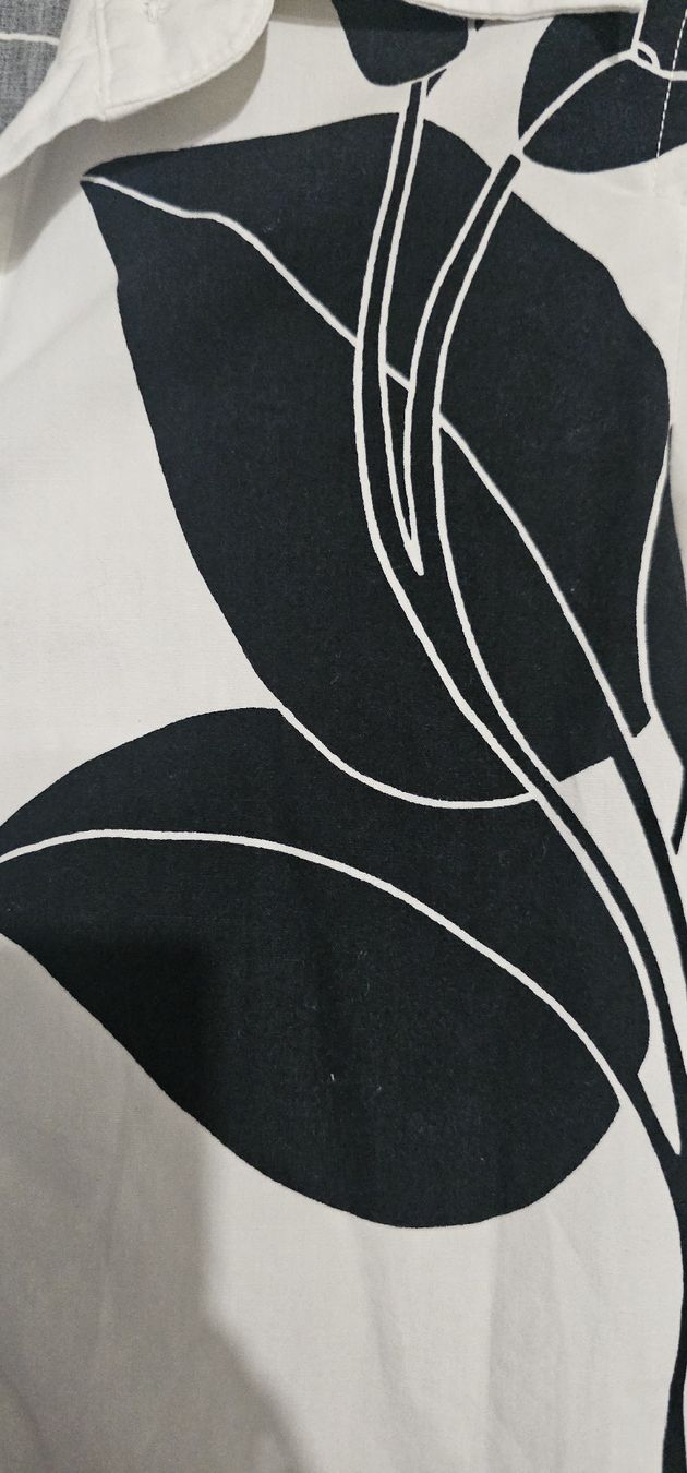 Camicette: Weiss-schwarze Blumen-Bluse, Gr. 36, frühlingshaft & elegant – Nuovo (secondo la descrizione) da Horgen venduto da ste_sy7h 2